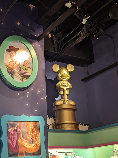 Toy Store «Disney Store», reviews and photos, 7900 Shelbyville Rd, Louisville, KY 40222, USA