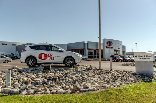 Toyota Dealer «Voss Toyota», reviews and photos, 2110 Heller Dr, Dayton, OH 45434, USA