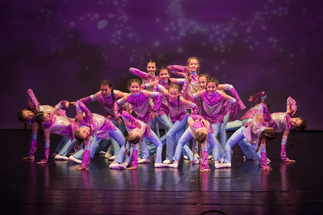 Mirage Dance Formation