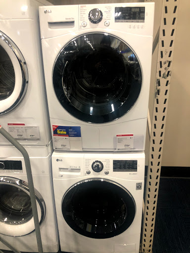 Electronics Store «Best Buy», reviews and photos, 445 Howe Ave, Cuyahoga Falls, OH 44221, USA