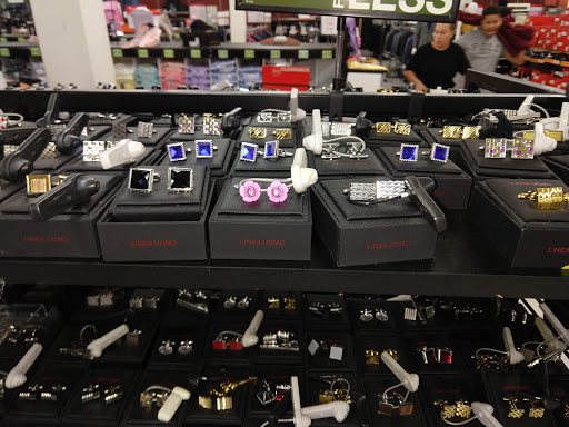 Shopping Mall «Orange Promenade Shopping Ctr», reviews and photos, 80 Boston Post Rd, Orange, CT 06477, USA