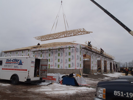 Deck Builder Tri-City Windows & Renovations in Moncton (NB) | LiveWay