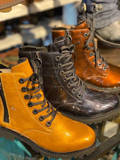 Shoe Store «Donnelly Euro Footwear», reviews and photos, 402 N Donnelly St, Mt Dora, FL 32757, USA