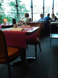 Atmosphère du Restaurant français Restaurant Tea Room Hug à Mulhouse - n°5