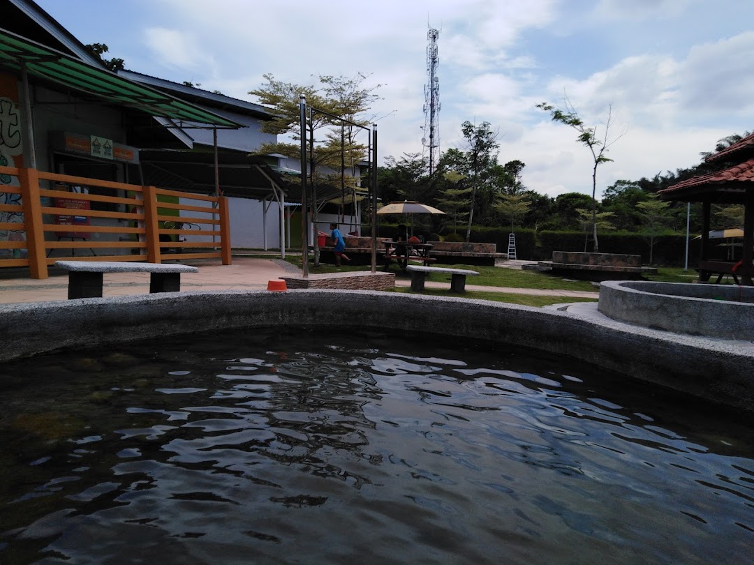 Cherana Putih Hot Spring