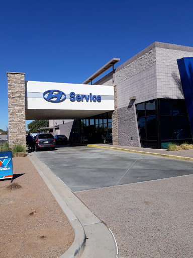 Hyundai Dealer «San Tan Hyundai», reviews and photos, 3252 S Auto Way, Gilbert, AZ 85297, USA