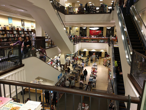 Book Store «Barnes & Noble», reviews and photos, 210 Americana Way, Glendale, CA 91210, USA