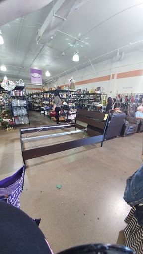 Thrift Store «Country Club & Southern Goodwill Retail Store & Donation Center», reviews and photos, 1046 S Country Club Dr, Mesa, AZ 85210, USA