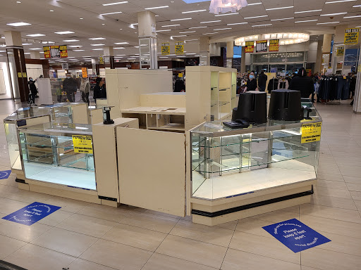 Department Store «Century 21 Department Store», reviews and photos, 61-35 Junction Blvd, Rego Park, NY 11374, USA