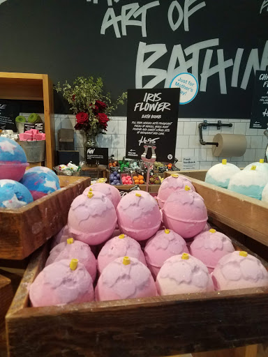 Cosmetics Store «Lush Cosmetics», reviews and photos, 303 Memorial City Way, Houston, TX 77024, USA