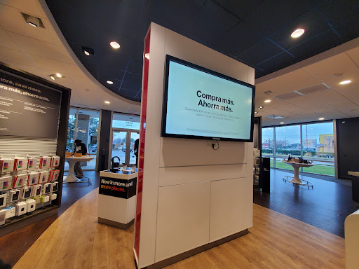 Cell Phone Store «Verizon», reviews and photos, 6560 Garth Rd #100, Baytown, TX 77521, USA