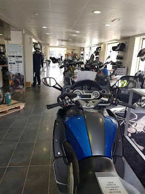 BMW Motorrad Azzurro La Ville du Bois à La ville-du-Bois