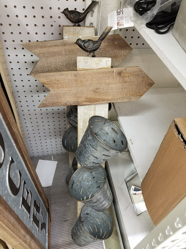 Home Goods Store «Tuesday Morning», reviews and photos, 911 Lithia Pinecrest Rd, Brandon, FL 33511, USA