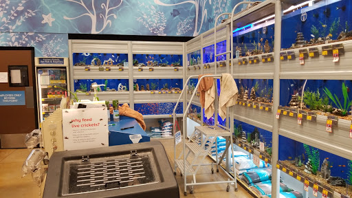 Pet Supply Store «PetSmart», reviews and photos, 700 N Milwaukee Ave, Vernon Hills, IL 60061, USA