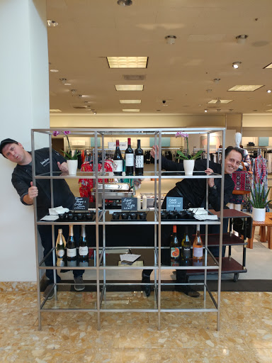 Clothing Store «Neiman Marcus», reviews and photos, 2442 E Sunrise Blvd, Fort Lauderdale, FL 33304, USA