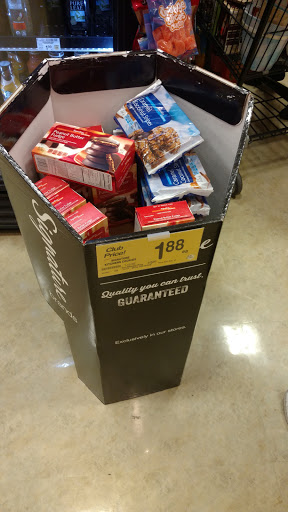 Grocery Store «Safeway», reviews and photos, 22280 Foothill Blvd, Hayward, CA 94541, USA