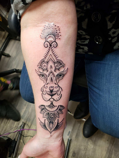 Tattoo Shop «Cherokee Creek Tattoo», reviews and photos, 32449 Ford Rd, Garden City, MI 48135, USA