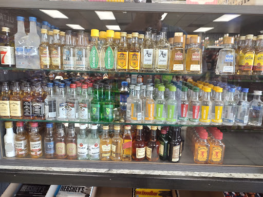 Liquor Store «El Toro Liquor Store», reviews and photos, 5501 Atlantic Blvd, Maywood, CA 90270, USA