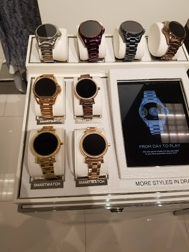 Fashion Accessories Store «Michael Kors», reviews and photos, 80 Premium Outlets Blvd Suite 323, Merrimack, NH 03054, USA