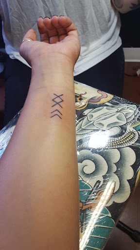 Tattoo Shop «Hopeless Ink Tattoo & Piercing», reviews and photos, 2308 Main St, Vancouver, WA 98660, USA