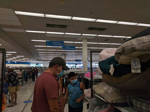 Clothing Store «Ross Dress for Less», reviews and photos, 13510 Whittier Blvd, Whittier, CA 90605, USA