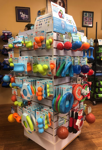 Pet Supply Store «Leash On Life», reviews and photos, 432 IA-1, Iowa City, IA 52246, USA