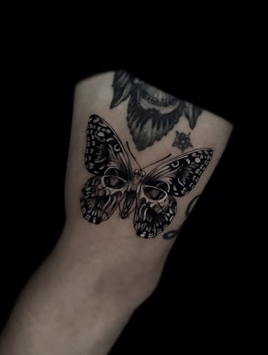 Explore multi name tattoo ideas, creative tattoo ideas in Corona, available at Crop Circles Tattoo Studio