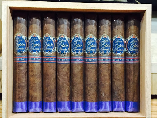 Hookah Bar «Cigar Warehouse Inc DBA Astoria Cigar Corner», reviews and photos, 28-65 Steinway St, Astoria, NY 11103, USA