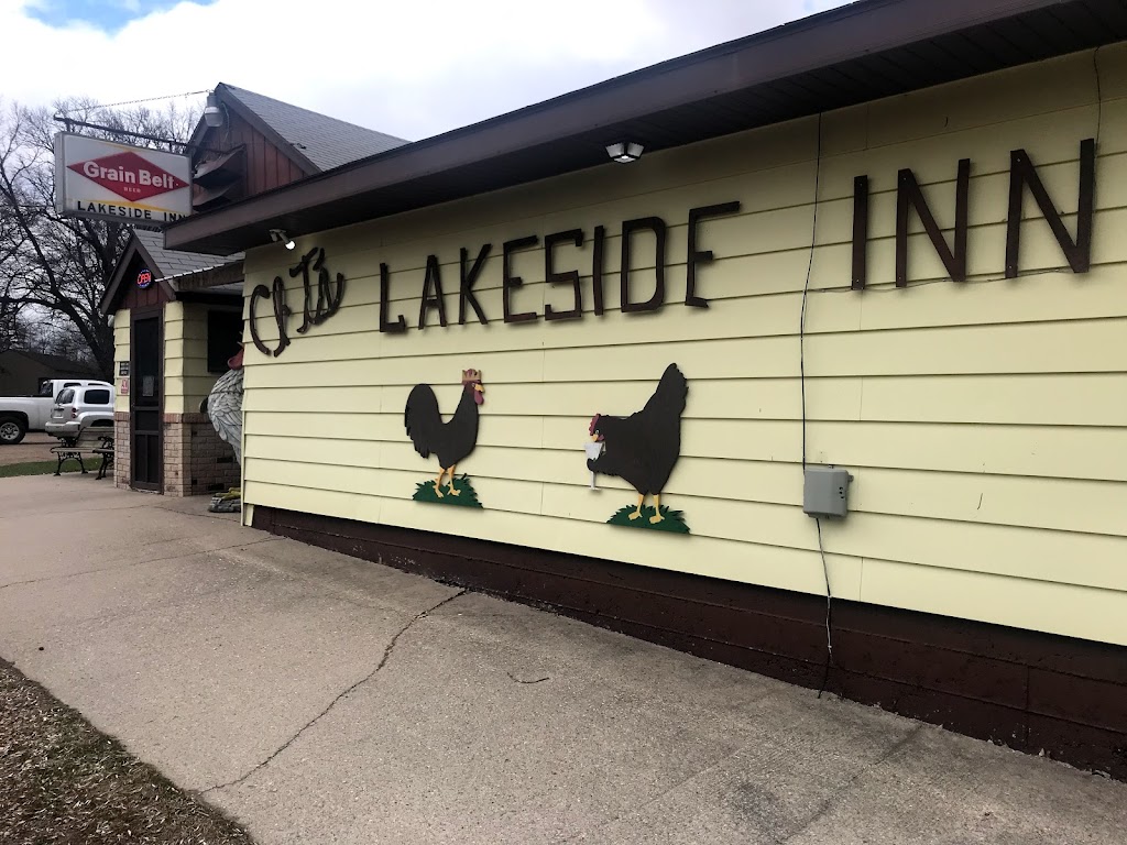 Chet's Lakeside Inn 56361