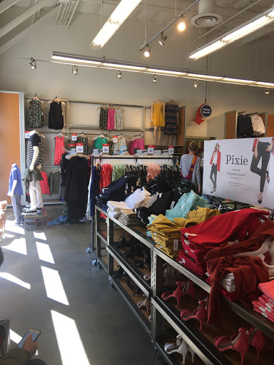 Clothing Store «Old Navy», reviews and photos, 901 S Coast Dr, Costa Mesa, CA 92626, USA