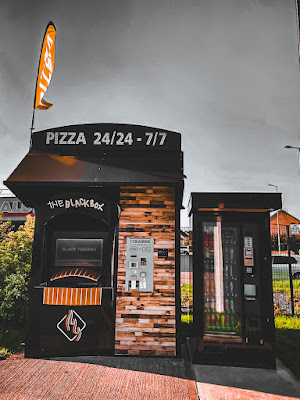 THE BLACK BOX ROMILLY-SUR-SEINE - Distributeur de pizza, panini et boisson 24h/24 7j/7 à Romilly-sur-Seine
