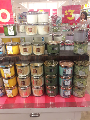 Beauty Supply Store «Bath & Body Works», reviews and photos, 26297 Hoover Rd, Warren, MI 48089, USA