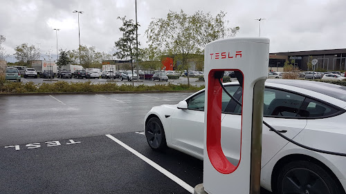 Borne de recharge de véhicules électriques Tesla Supercharger Estancarbon