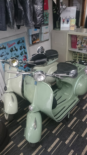 Casa Vespa Sàrl - Motorradhändler