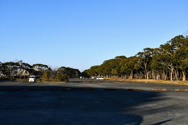 松浦河畔公園駐車場（中央）