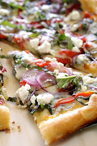 #8 best pizza place in Coronado - Village Pizzeria