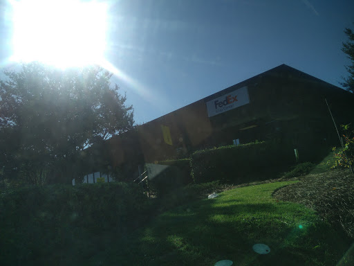 Shipping and Mailing Service «FedEx Ship Center», reviews and photos, 1190 N Wendover Rd, Charlotte, NC 28211, USA