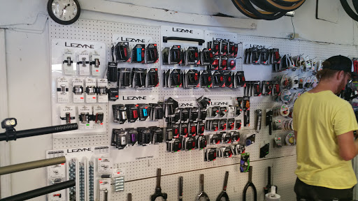 Bicycle Store «Bike Farm», reviews and photos, 6516 Shirley Ave, Austin, TX 78752, USA