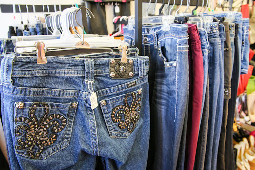 Antique Store «Too Much Stuff Quality Second Hand Treasures», reviews and photos, 1151 Grass Valley Hwy, Auburn, CA 95603, USA