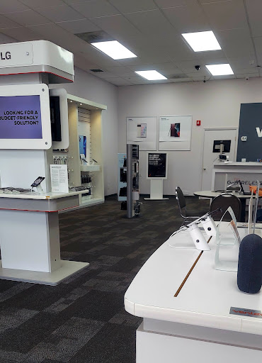 Cell Phone Store «GoWireless Verizon Authorized Retailer», reviews and photos, 13711 S Tamiami Trail #6, Fort Myers, FL 33912, USA