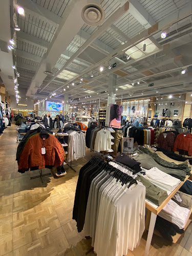 Pull & Bear - Clothing store