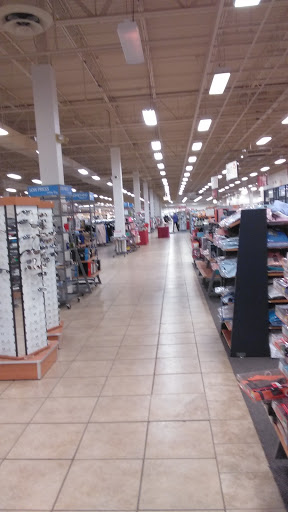 Clothing Store «Burlington Coat Factory», reviews and photos, 1555 S Lake St, Mundelein, IL 60060, USA