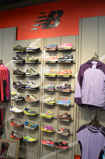 Shoe Store «New Balance Fairlawn», reviews and photos, 2691 W Market St, Fairlawn, OH 44333, USA