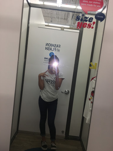 Clothing Store «Old Navy», reviews and photos, 1825 N Pebble Creek Pkwy, Goodyear, AZ 85395, USA