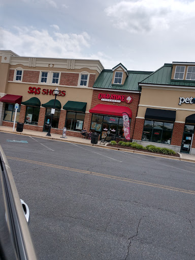 Pet Supply Store «Pet Valu», reviews and photos, 1308 Main Chapel Way, Gambrills, MD 21054, USA