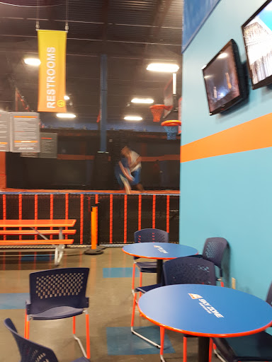 Amusement Center «Sky Zone Trampoline Park», reviews and photos, 13310 Industrial Park Blvd #160, Plymouth, MN 55441, USA