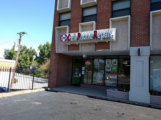 Cell Phone Store «CPR Cell Phone Repair Brentwood», reviews and photos, 2500 S Brentwood Blvd, Brentwood, MO 63144, USA