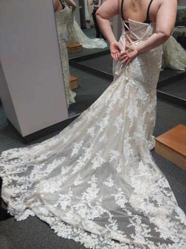 Bridal Shop «Raffiné Bridal & Formal Wear», reviews and photos, 707 Bielenberg Dr #105, Woodbury, MN 55125, USA