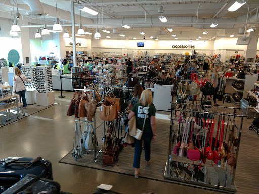Department Store «Nordstrom Rack Lincoln Park», reviews and photos, 1551 N Sheffield Ave, Chicago, IL 60642, USA