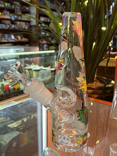 Tobacco Shop «Kittery Discount Smoke Shop», reviews and photos, 99 State Rd, Kittery, ME 03904, USA